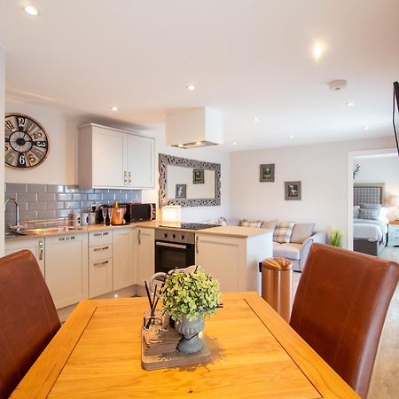 Luxury Five Star Cottage One Tantobie Номер фото