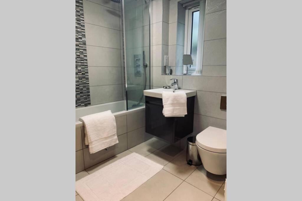 Luxury Five Star Cottage One Tantobie Экстерьер фото